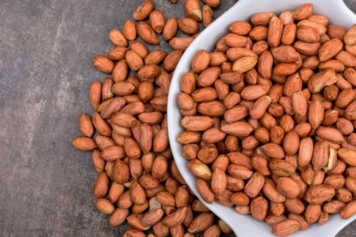 تصویر 1 از بادام زمینی نمکی ترکیبی از مزه دلچسب و انرژی طبیعی
